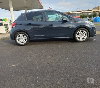 Voitures Quettehou Manche - Photos Vivastreet Peugeot 208, essence, BVM5, 2018, faible kilométrage