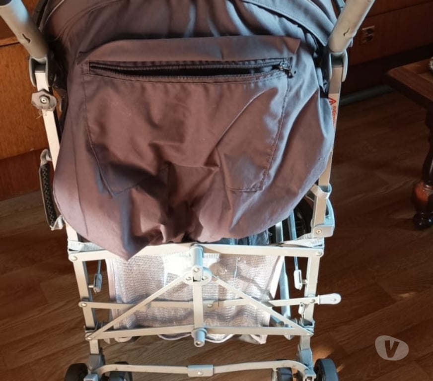 Equipements bébés Paris Paris 12ème ardt - 75012 - Photos Vivastreet Vend poussette et cosy réd castel