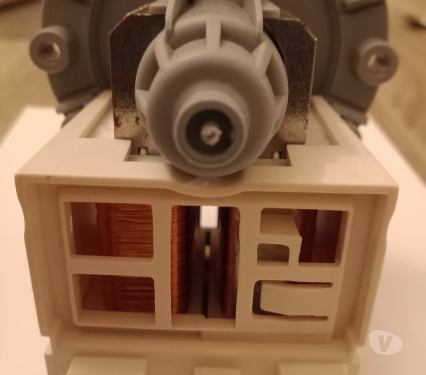 Electroménager occasion Allier Montlucon - 03100 - Photos Vivastreet POMPE DE VIDAGE ASKOLL