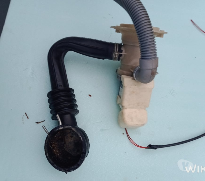 Electroménager occasion Allier Montlucon - 03100 - Photos Vivastreet POMPE de vidange ASKOLL WHIRLPOOL