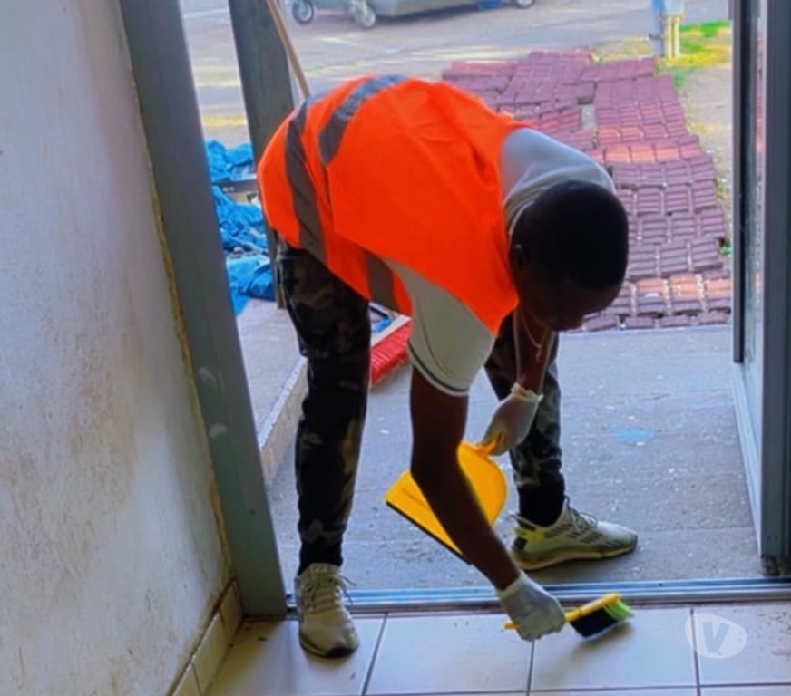 Aides à domicile Pyrénées-Orientales Perpignan - Photos Vivastreet Ménage,nettoyage complet,repassage