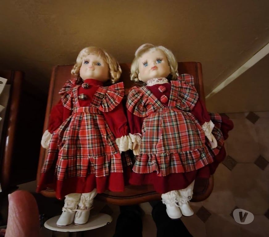 Décoration - art Bouches-du-Rhône Simiane Collongue - 13109 - Photos Vivastreet Jolie poupée en demi porcelaine