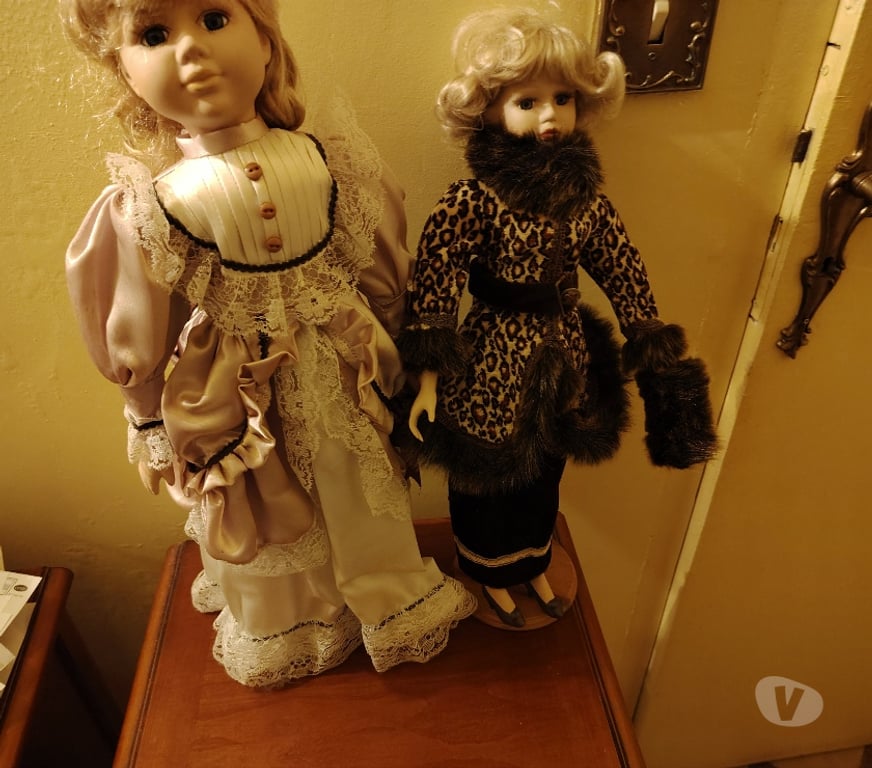 Décoration - art Bouches-du-Rhône Simiane Collongue - 13109 - Photos Vivastreet Jolie poupée en demi porcelaine