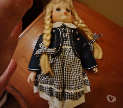 Décoration - art Simiane Collongue Bouches-du-Rhône - Photos Vivastreet Jolie poupée en demi porcelaine