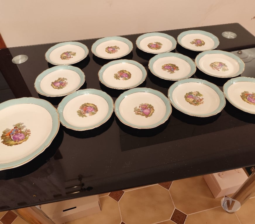 Ameublement & art de la table Bouches-du-Rhône Simiane Collongue - 13109 - Photos Vivastreet Service à gâteau