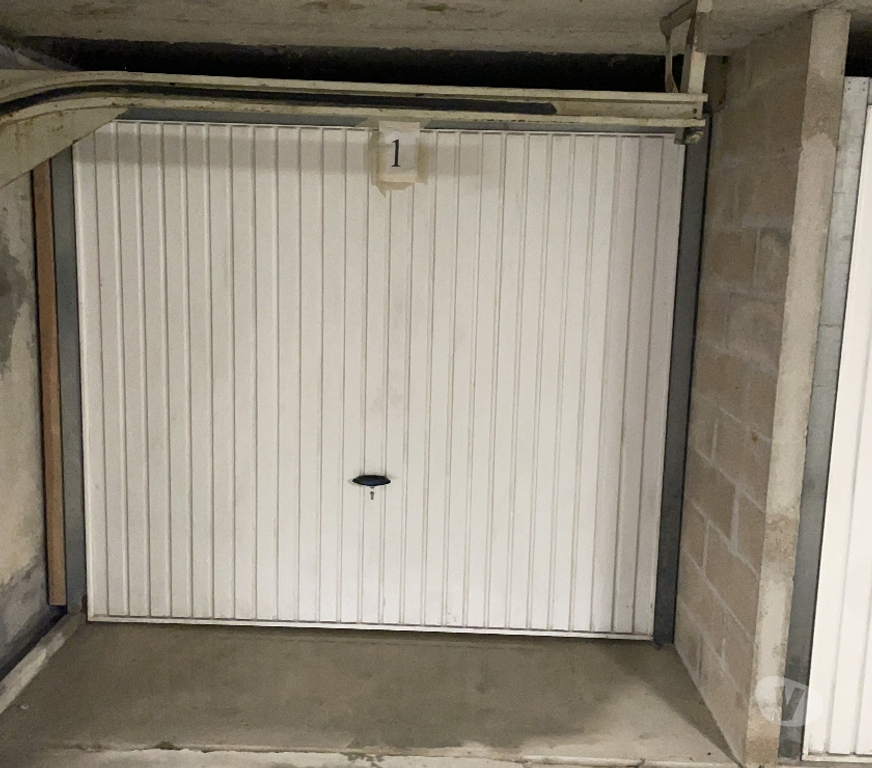 Vente Parking Val-de-Marne Champigny sur Marne - 94500 - Photos Vivastreet DOUBLE GARAGE dans le sens de la longueur