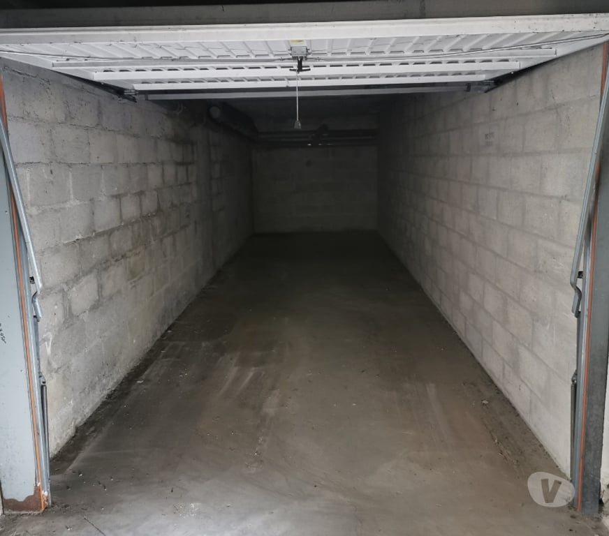 Vente Parking Val-de-Marne Champigny sur Marne - 94500 - Photos Vivastreet DOUBLE GARAGE dans le sens de la longueur