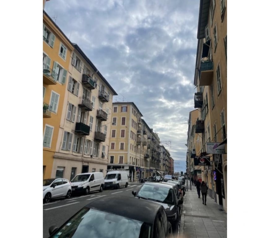 Appartements à vendre Alpes-Maritimes Nice - Photos Vivastreet APPARTEMENT F3 Secteur Port de Nice (06)