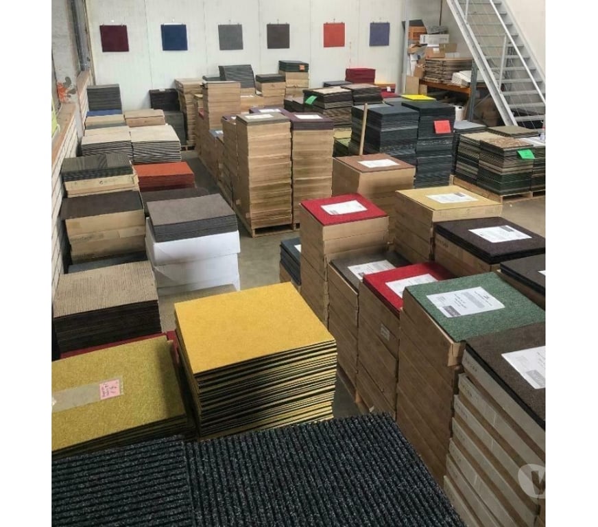 Ameublement & art de la table Nord Lille - Photos Vivastreet Dalles de moquette turquoise Touch & Tones 101 d'Interface