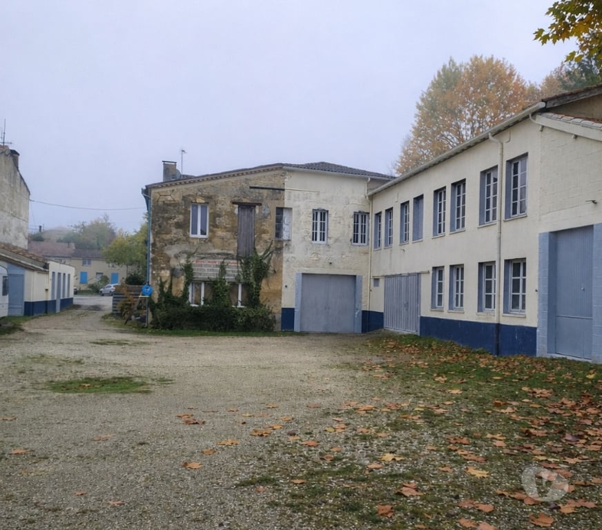 Parkings - Garages Lot-et-Garonne Miramont de Guyenne - 47800 - Photos Vivastreet GARAGE GRADE MEUBLE