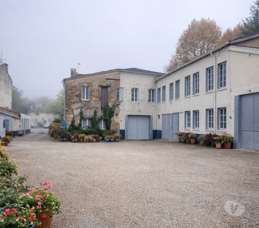 Parkings - Garages Lot-et-Garonne Miramont de Guyenne - 47800 - Photos Vivastreet GARAGE GRADE MEUBLE