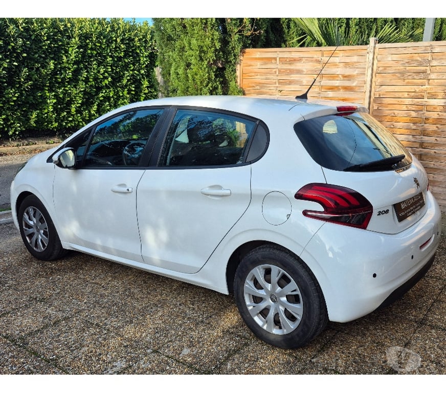 Voiture d'occasion Tarn-et-Garonne Albias - 82350 - Photos Vivastreet 208 1.6 blue-HDI S&S Active 4cv 75cvd 100000kms 2018