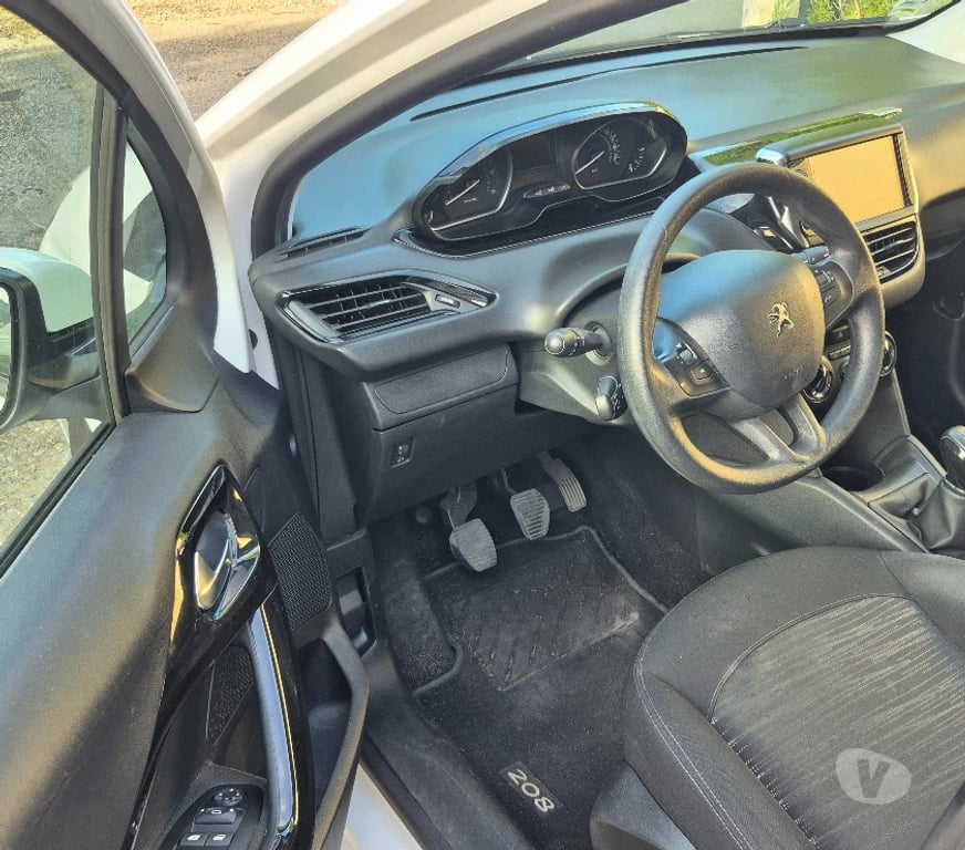 Voiture d'occasion Tarn-et-Garonne Albias - 82350 - Photos Vivastreet 208 1.6 blue-HDI S&S Active 4cv 75cvd 100000kms 2018