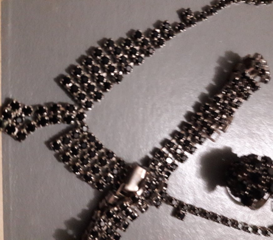 Bijoux occasion Haute-Garonne Castelginest - 31780 - Photos Vivastreet vend bijoux fantaisie