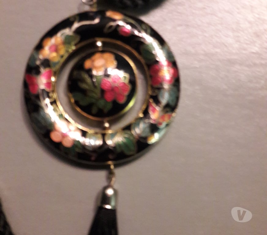 Bijoux occasion Haute-Garonne Castelginest - 31780 - Photos Vivastreet vend bijoux fantaisie