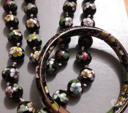 Bijoux d'occasion Castelginest Haute-Garonne - Photos Vivastreet vend bijoux fantaisie