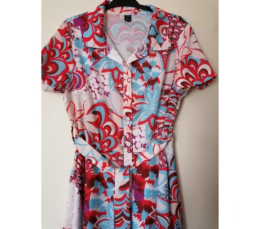 Vêtements occasion Pyrénées-Orientales Perpignan - Photos Vivastreet Robe été taille 42 - annie66