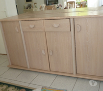 meuble bas de couleur rose