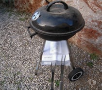 GRIL AU CHARBON DE MARQUE TEPRO .