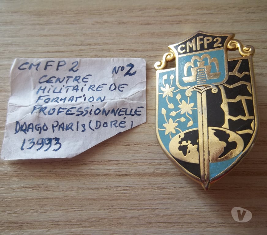 Collection Manche Valognes - 50700 - Photos Vivastreet insigne centre militaire de formation professionnelle N° 2