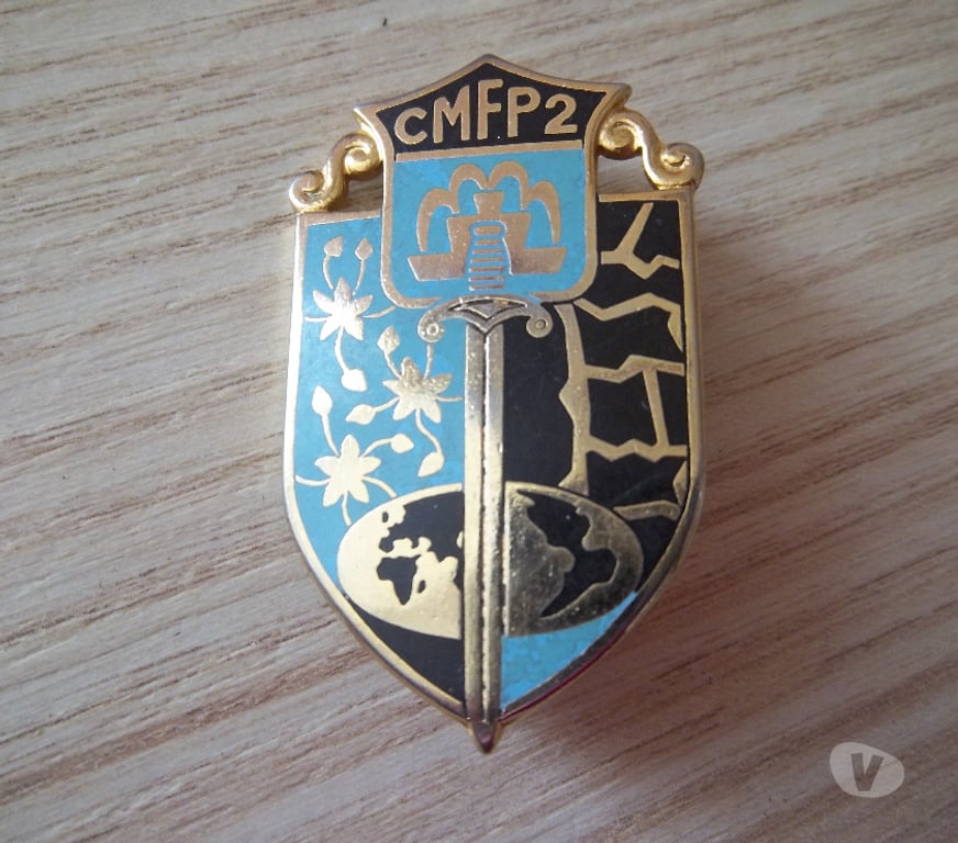 Collection Manche Valognes - 50700 - Photos Vivastreet insigne centre militaire de formation professionnelle N° 2