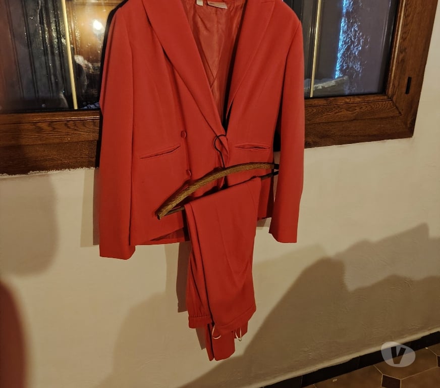 Vêtements occasion Bouches-du-Rhône Simiane Collongue - 13109 - Photos Vivastreet Le lot de vêtements pour femmes