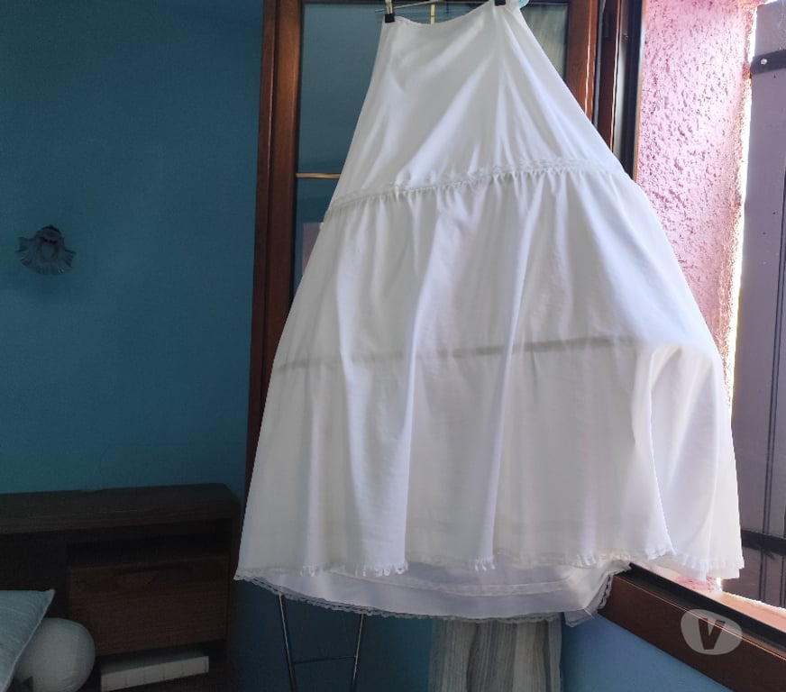 Vêtements occasion Bouches-du-Rhône Simiane Collongue - 13109 - Photos Vivastreet Vend jolie robe de mariée avec ses accessoires