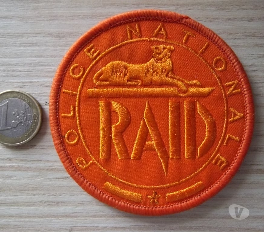 Collection Manche Valognes - 50700 - Photos Vivastreet écusson obsolète RAID orange insigne collection