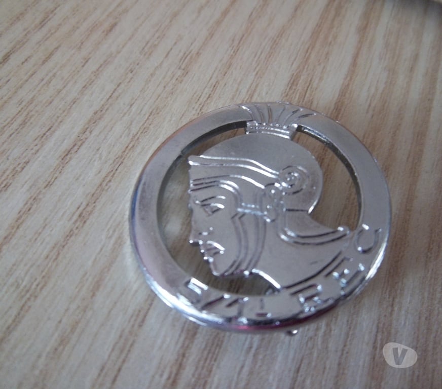 Collection Manche Valognes - 50700 - Photos Vivastreet insigne 1er Régiment Étranger de Cavalerie - 5e Escadron