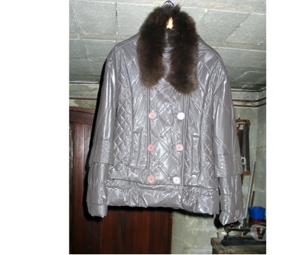 Vêtements occasion Quincy sous Senart Essonne - Photos Vivastreet Veste doudoune femme
