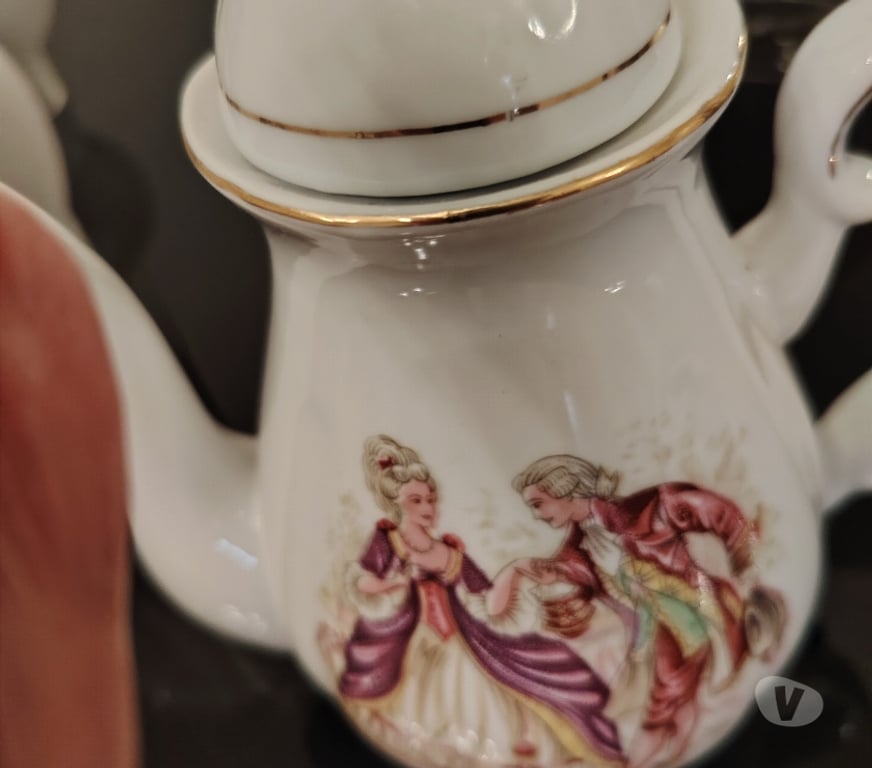 Décoration - art Bouches-du-Rhône Simiane Collongue - 13109 - Photos Vivastreet Vend joli service à café