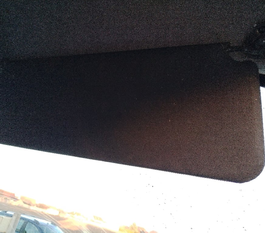 Equipements utilitaire Eure-et-Loir La Loupe - 28240 - Photos Vivastreet Pare-soleil à vendre renault master T35