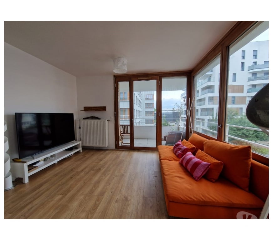 Appartement meublé Paris Paris 10ème ardt - 75010 - Photos Vivastreet F5 neuf 86 m2 entièrement meublé. DPE B.Coloc OK