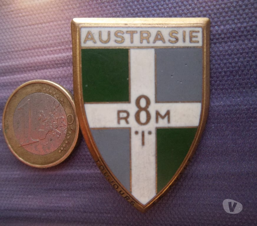 Collection Manche Valognes - 50700 - Photos Vivastreet insigne 8e régiment d'infanterie motorisée