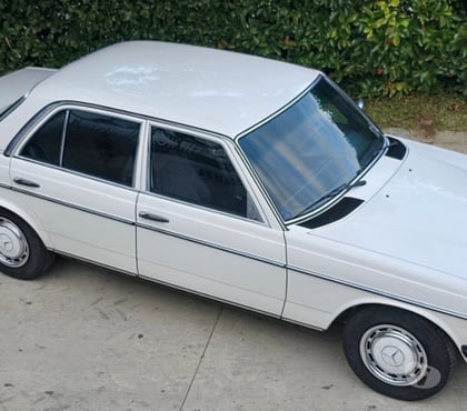 Collection Allas les Mines Dordogne - Photos Vivastreet Mercedes-Benz - 250 W123 - 1977