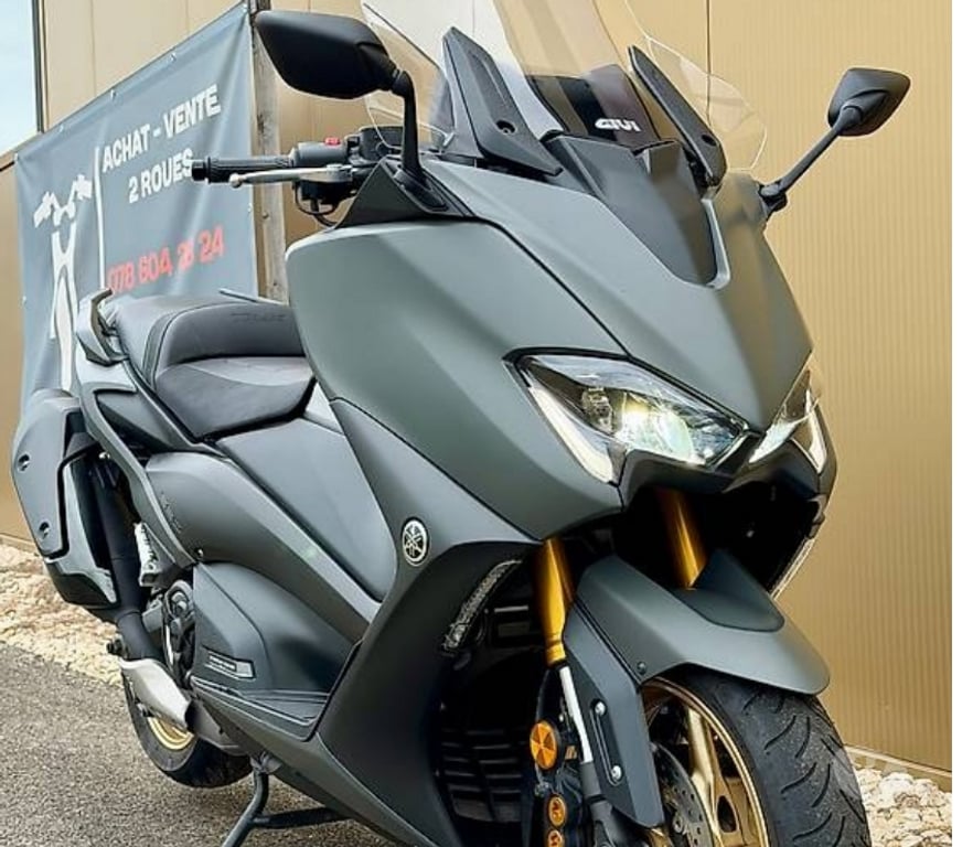 Scooter occasion Ille-et-Vilaine Rennes - Photos Vivastreet Yamaha tmax 2021 xp 560 techmax abs