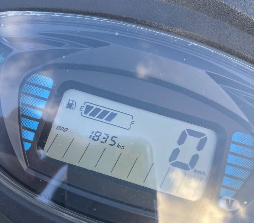 Scooter occasion Alpes-Maritimes Antibes - 06600 - Photos Vivastreet VENDS SCOOTER 50 cc JM MOTORS SANTANA EVO