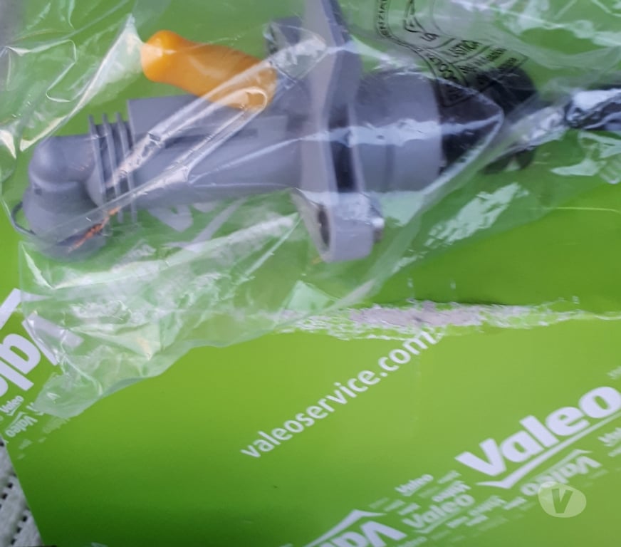 Pièces et services auto Bouches-du-Rhône Aubagne - 13400 - Photos Vivastreet Récepteur + émetteur d'embreiyage