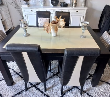 Ameublement & art de la table Meriel Val-d'Oise - Photos Vivastreet TABLE SALLE A MANGER WENGER (NOIR), BOIS -LIVRAISON GRATUITE