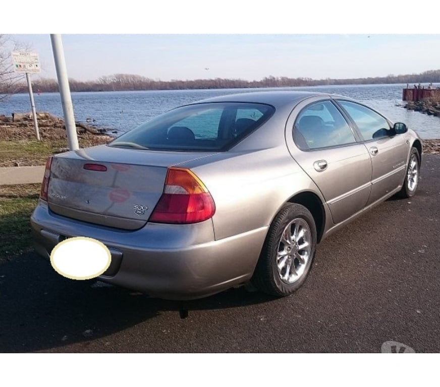 Voiture pour pièces Ariège Moulis - 09200 - Photos Vivastreet Vends Chrysler 300M pour pièces