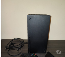 Xbox série x + 2 manettes + 30 jeux