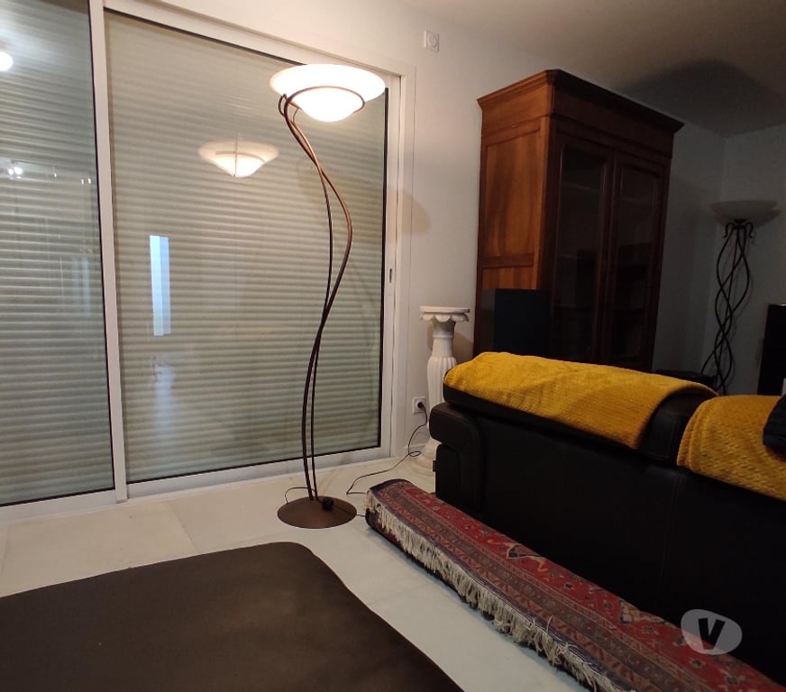 Ameublement & art de la table Vendée Soullans - 85300 - Photos Vivastreet Lampe sur pied très bon état