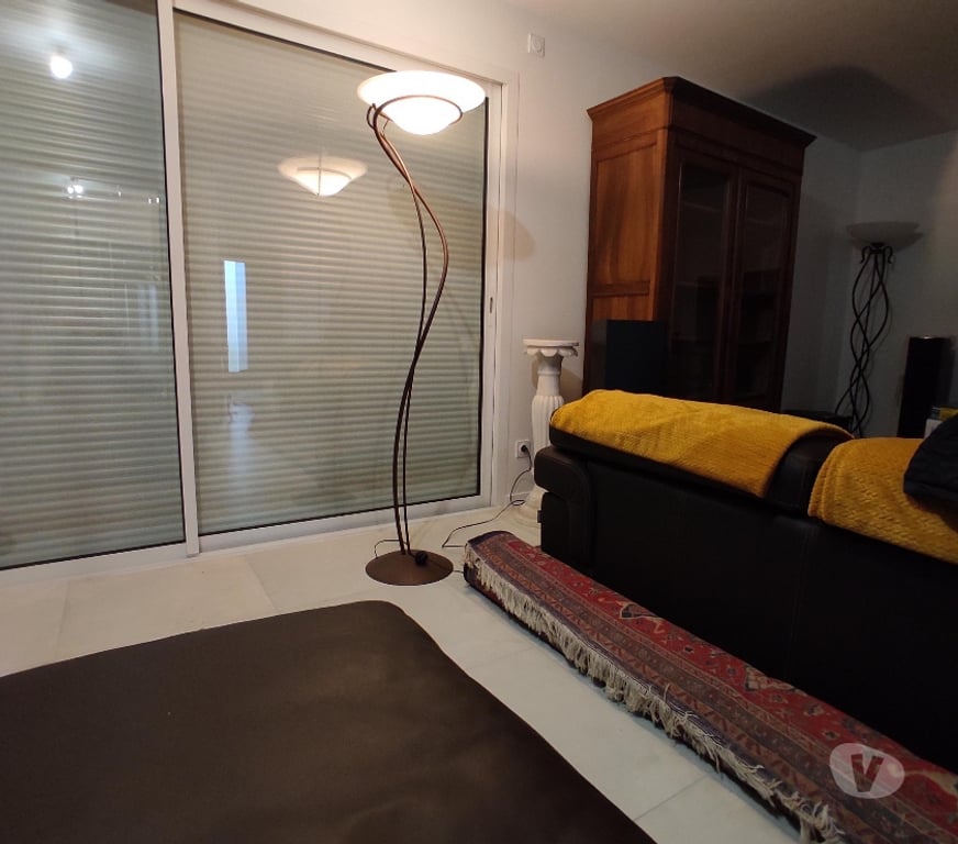 Ameublement & art de la table Vendée Soullans - 85300 - Photos Vivastreet Lampe sur pied très bon état