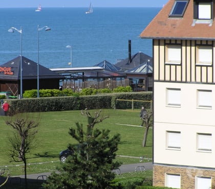 locations saisonnieres Villers sur Mer Calvados - Photos Vivastreet VUE MER - T2 CLASSE CLEVACANCES- PARKING -WIFI