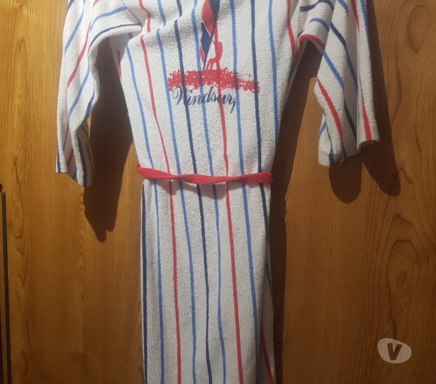 Vêtements occasion Essonne Juvisy sur Orge - 91260 - Photos Vivastreet peignoir enfant blanc rouge