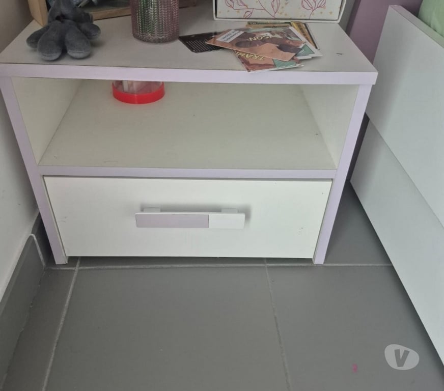 Ameublement & art de la table Rhône Lyon - Photos Vivastreet Vends lit tiroir pour fille+ matelas et table chevet