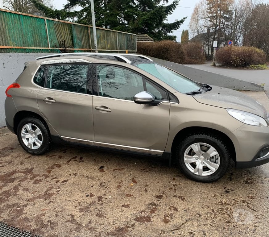 Voiture d'occasion Meurthe-et-Moselle Hatrize - 54800 - Photos Vivastreet Peugeot 2008 Allure 1.6 Essence 120 ch Faible kilométrage