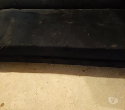 Ameublement - art de la table Rians Cher - Photos Vivastreet Canapé futon noir .