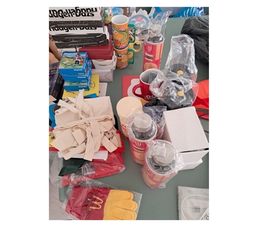 Collection Moselle Semecourt - 57280 - Photos Vivastreet Blind Lot Marque publicitaire royco haagen dazs crunch coca