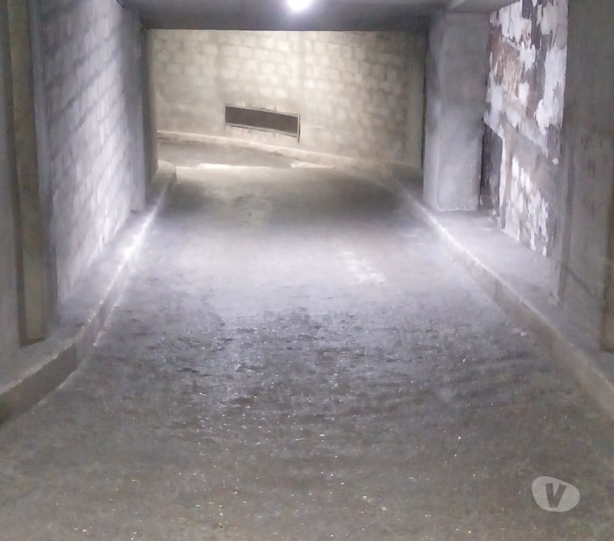 Parkings - Garages Paris Paris 10ème ardt - 75010 - Photos Vivastreet Location parking pour moto rue d'Enghien, Paris 10ème